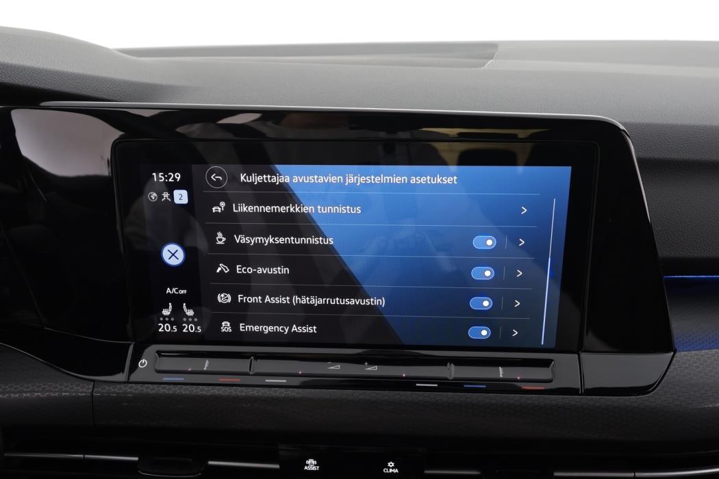 VOLKSWAGEN Golf 2023