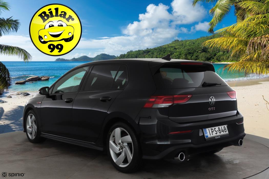 VOLKSWAGEN Golf 2023