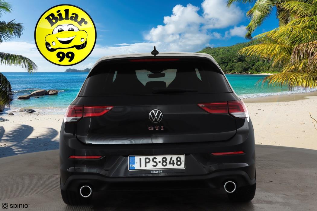 VOLKSWAGEN Golf 2023