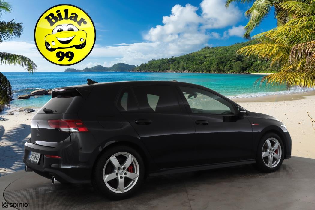 VOLKSWAGEN Golf 2023