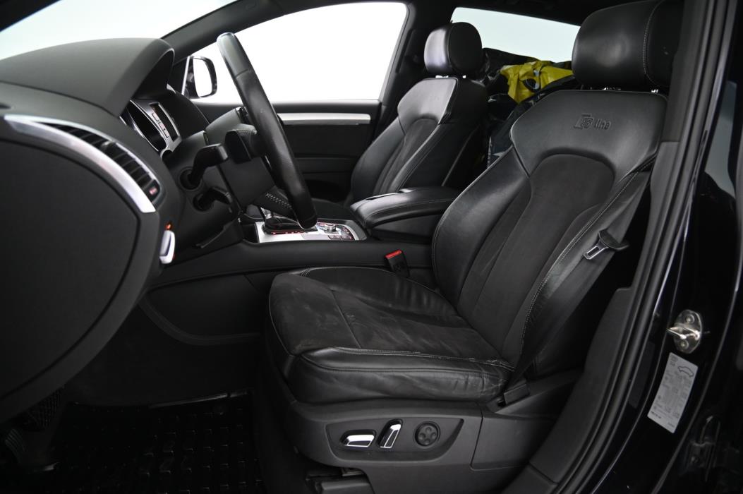 AUDI Q7 2012