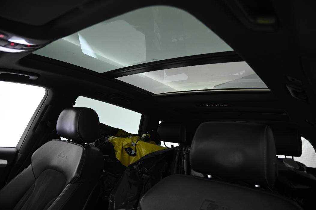 AUDI Q7 2012