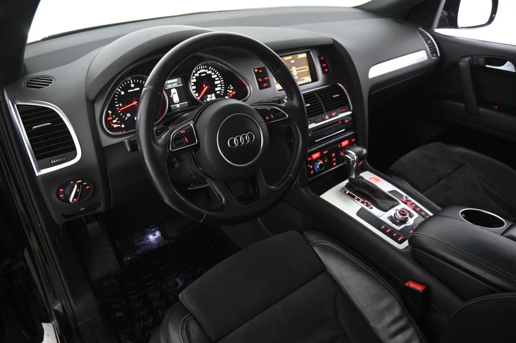 AUDI Q7 2012
