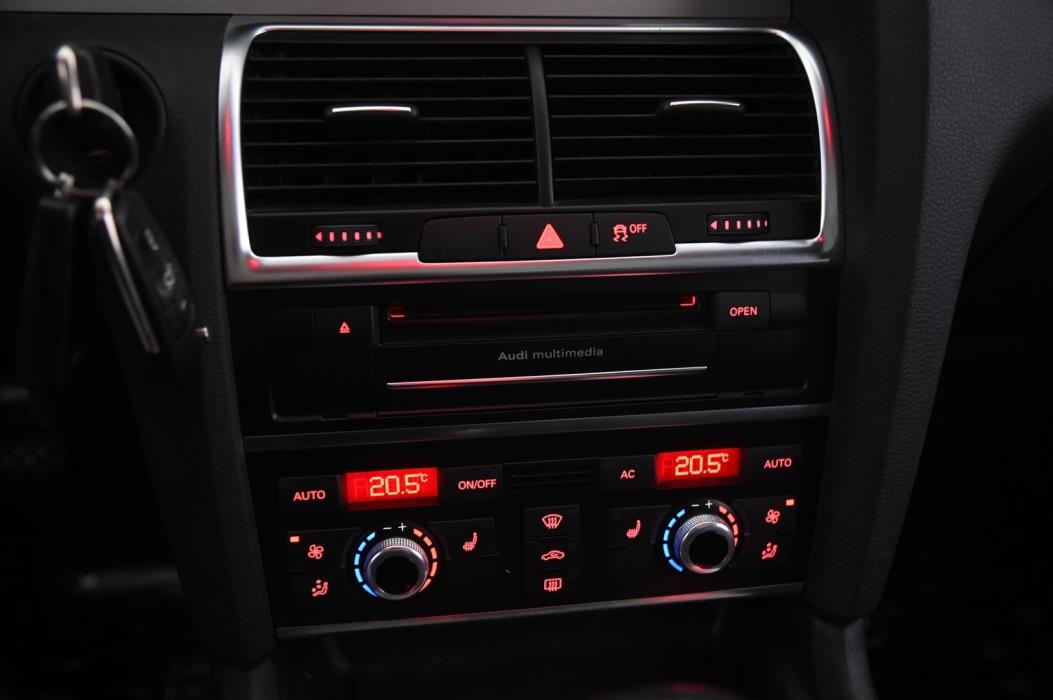AUDI Q7 2012