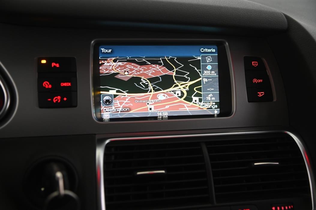 AUDI Q7 2012