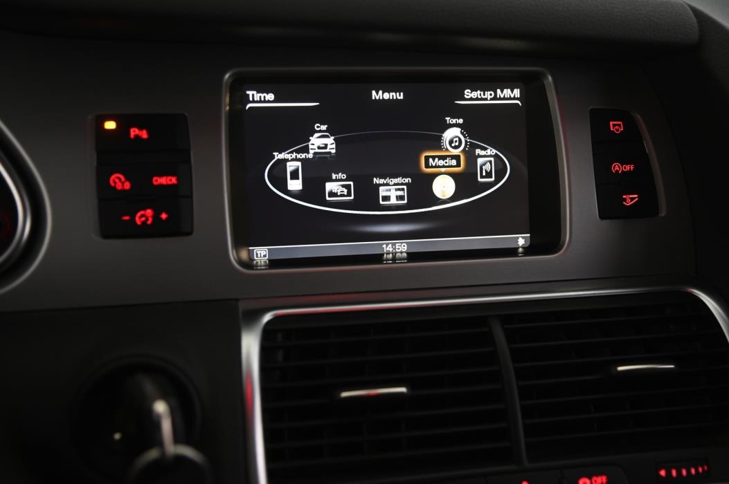AUDI Q7 2012