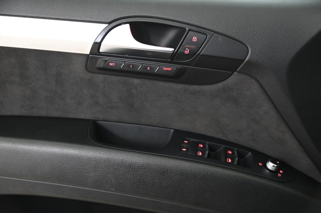 AUDI Q7 2012