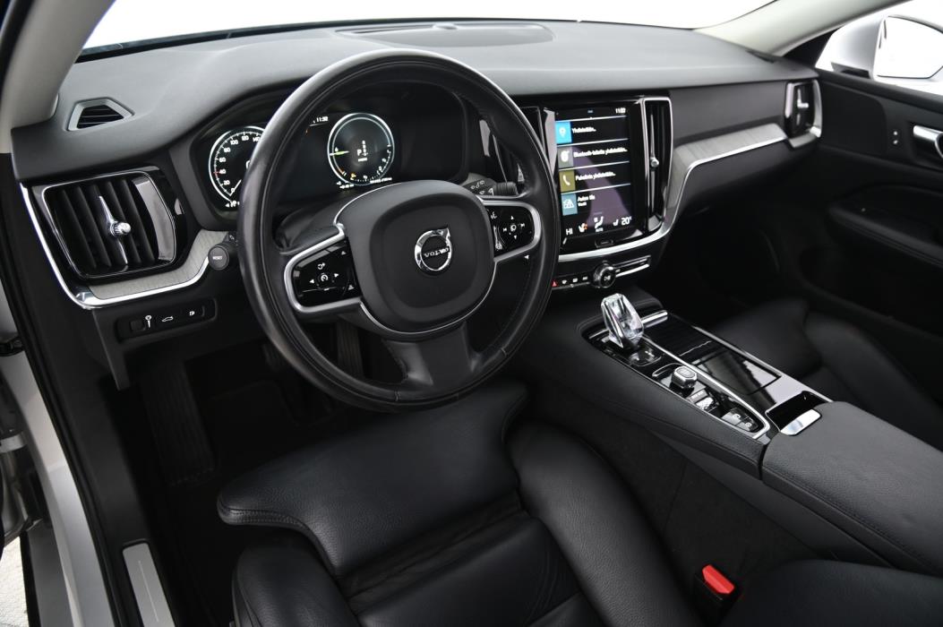 VOLVO V60 2021