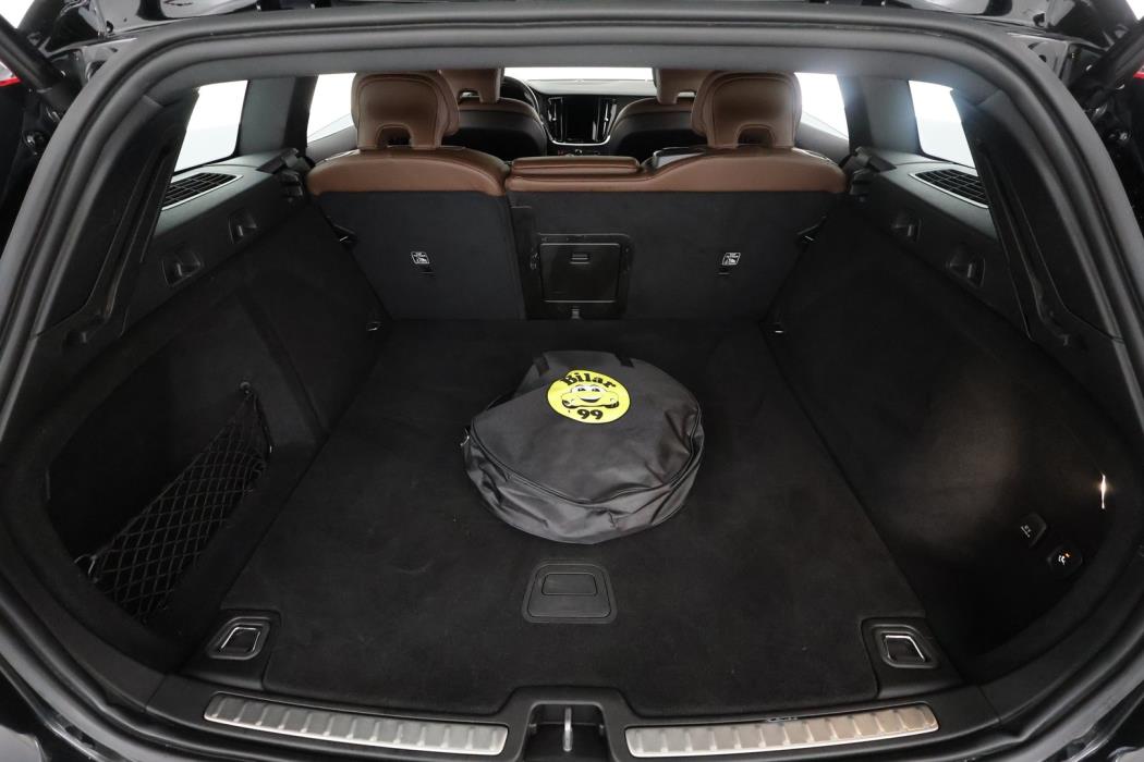 VOLVO V60 2021