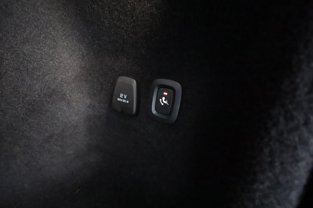 VOLVO V60 2021