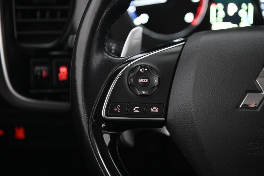 MITSUBISHI Outlander 2016