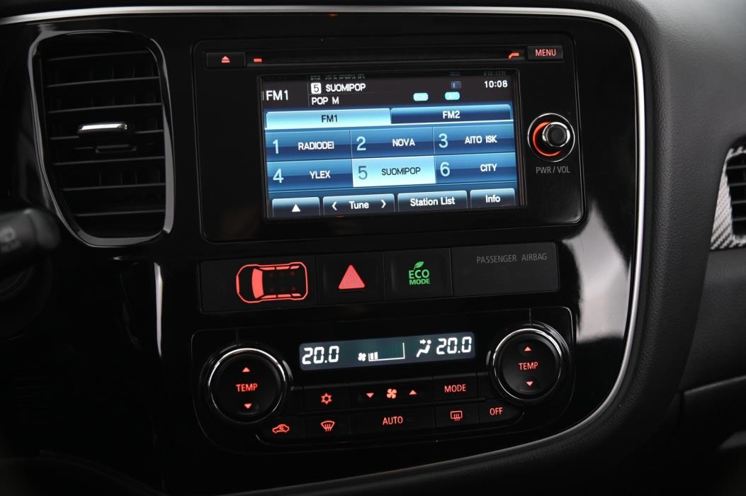 MITSUBISHI Outlander 2016