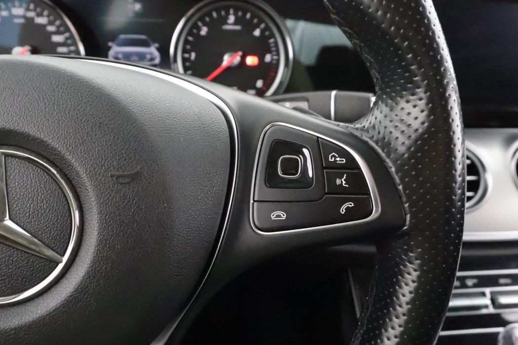 MERCEDES-BENZ E 2016