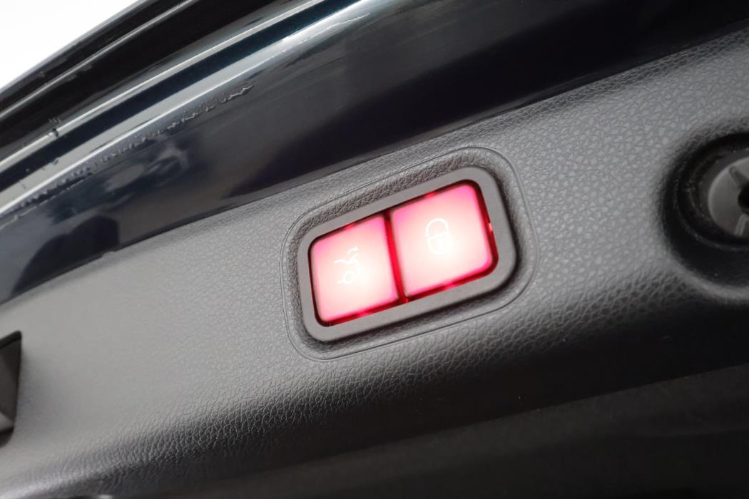 MERCEDES-BENZ E 2016