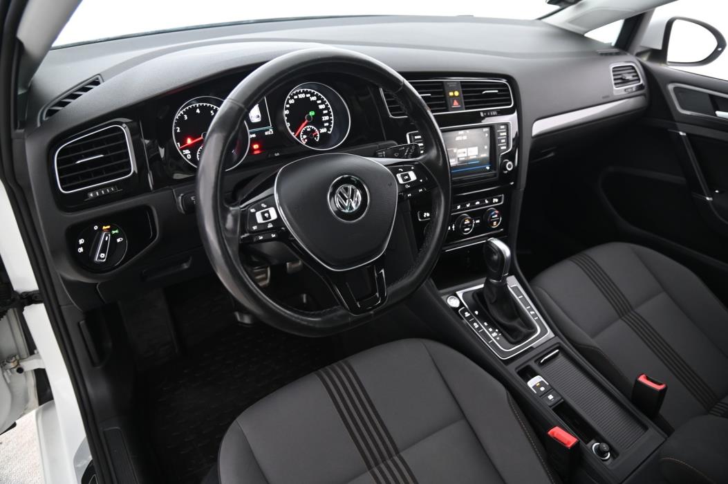 VOLKSWAGEN Golf 2017