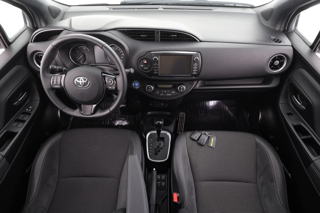 TOYOTA Yaris 2019