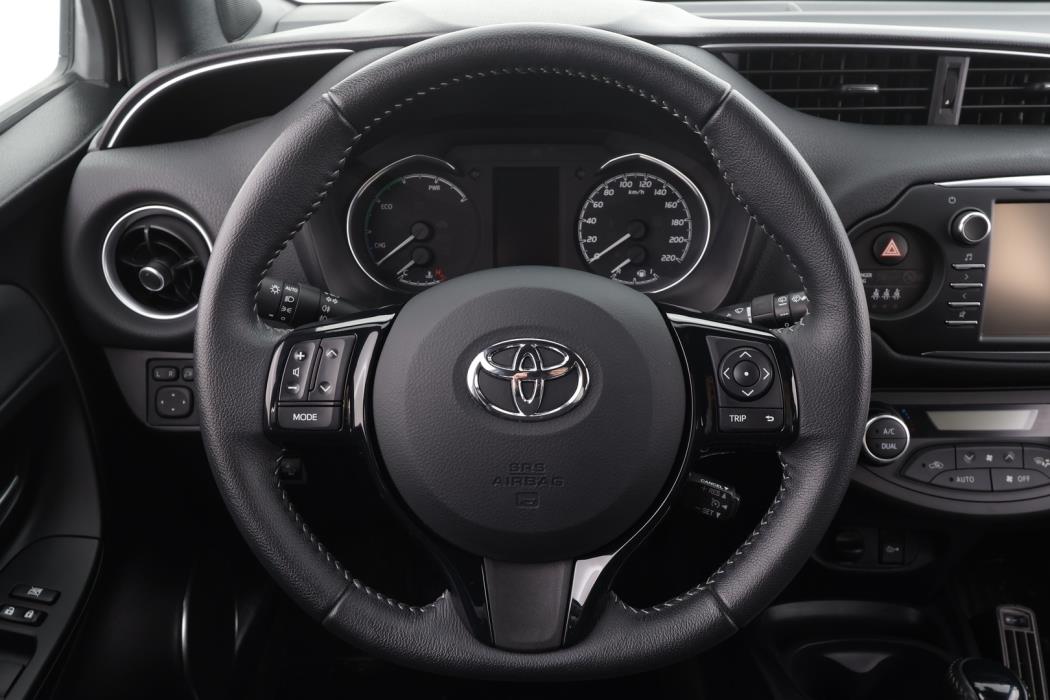 TOYOTA Yaris 2019