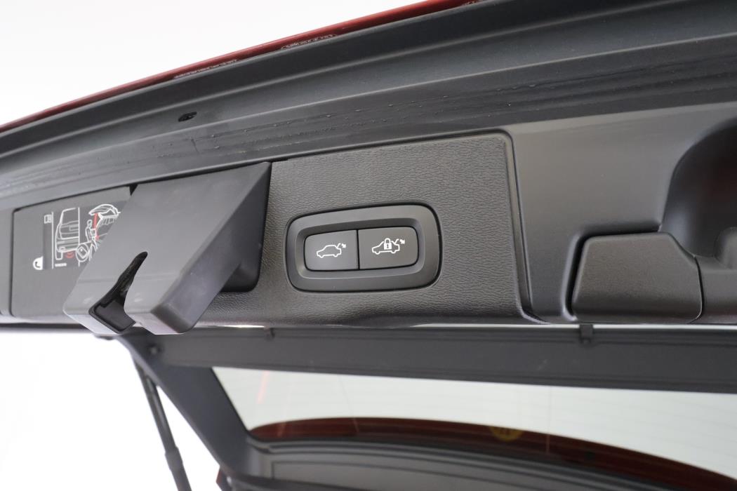 VOLVO XC60 2021