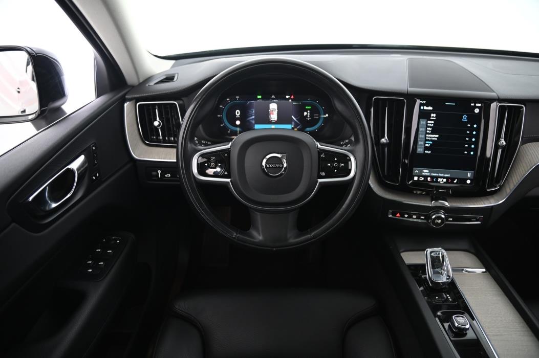 VOLVO XC60 2022