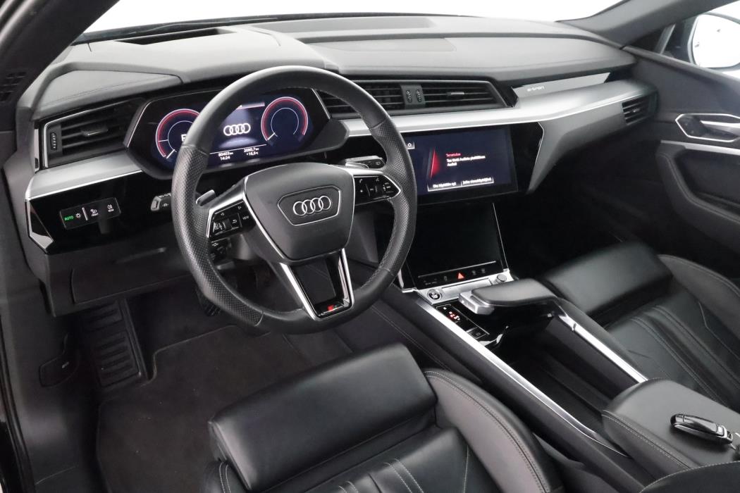 AUDI e-tron 2022