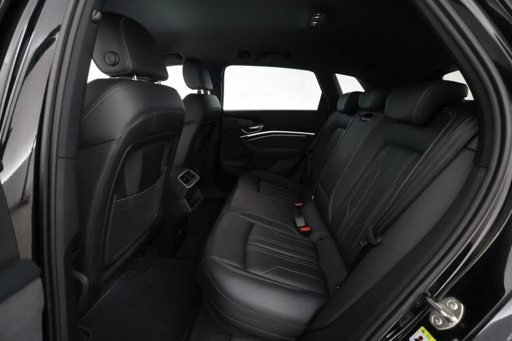 AUDI e-tron 2022