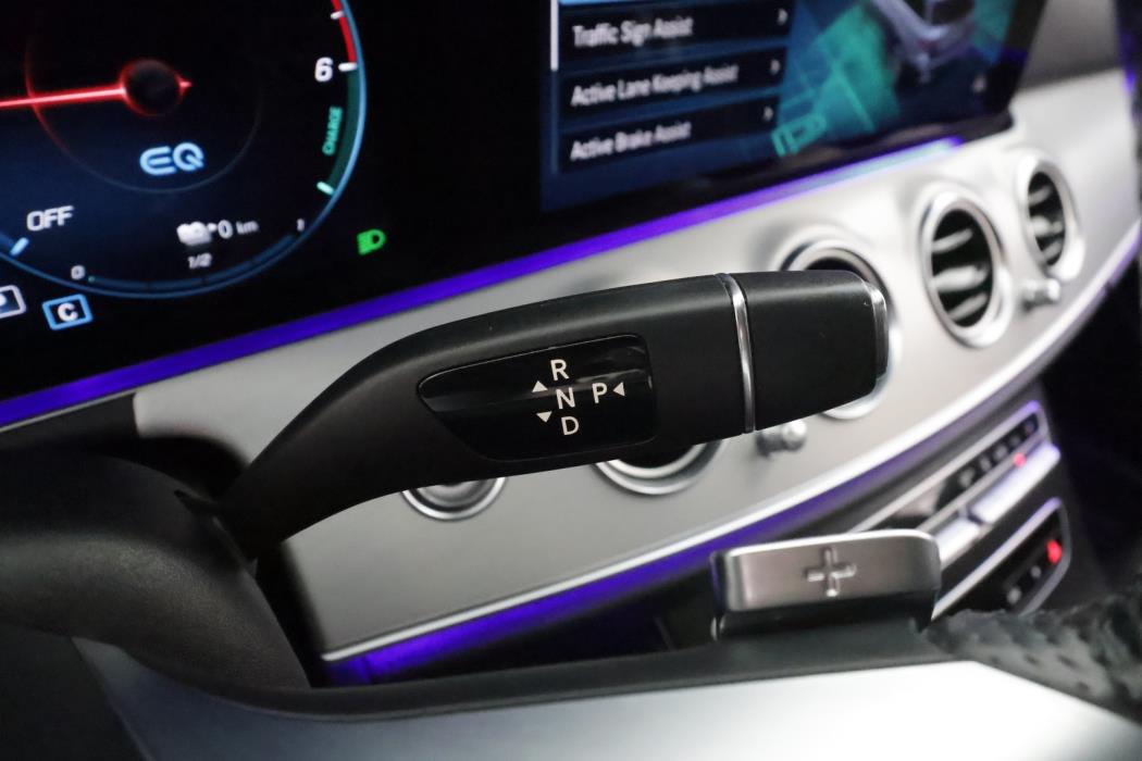 MERCEDES-BENZ E 2021