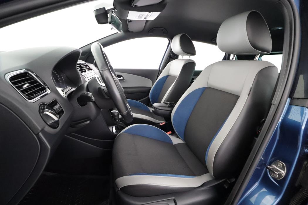 VOLKSWAGEN Polo 2014