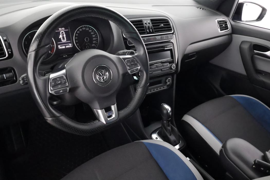 VOLKSWAGEN Polo 2014