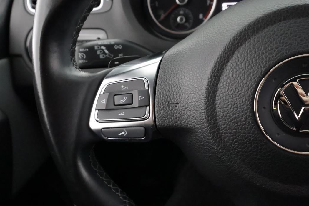VOLKSWAGEN Polo 2014