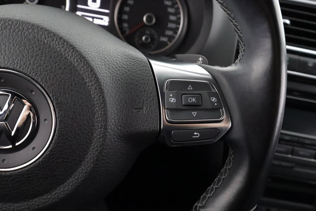 VOLKSWAGEN Polo 2014
