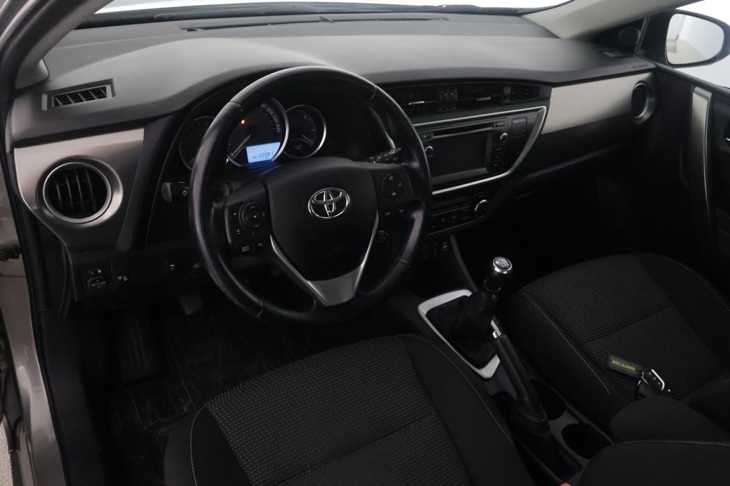TOYOTA Auris 2014