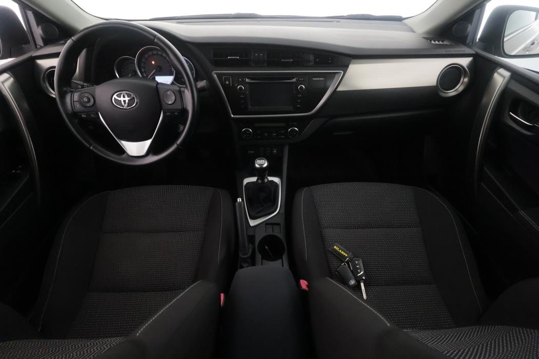 TOYOTA Auris 2014