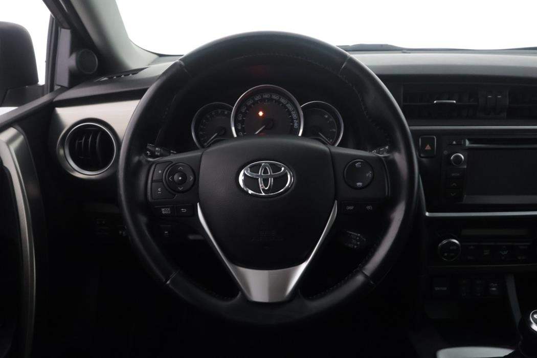 TOYOTA Auris 2014