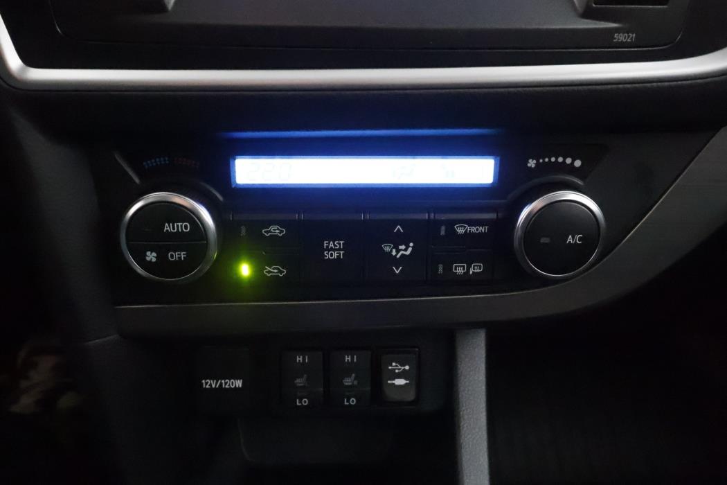 TOYOTA Auris 2014