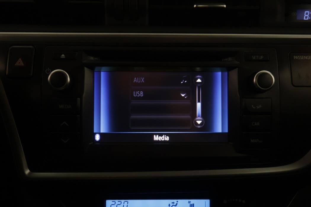 TOYOTA Auris 2014