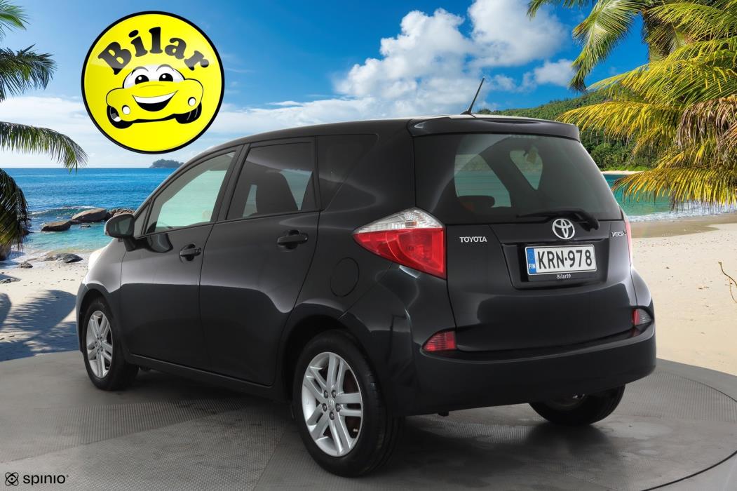 TOYOTA Verso-S 2012