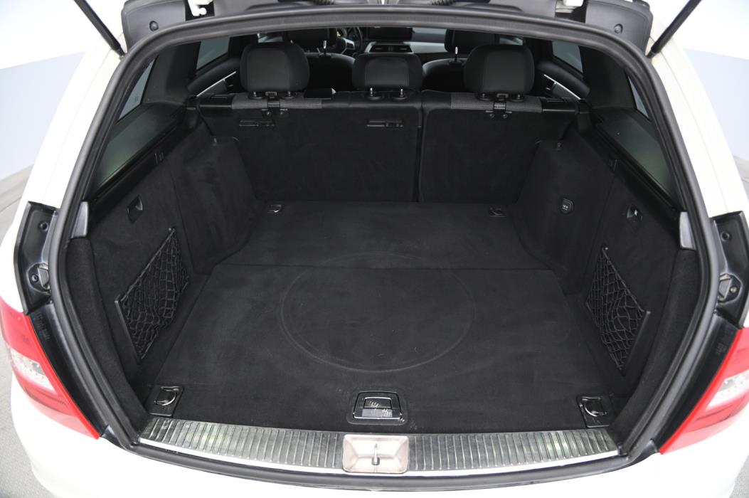 MERCEDES-BENZ C 2011
