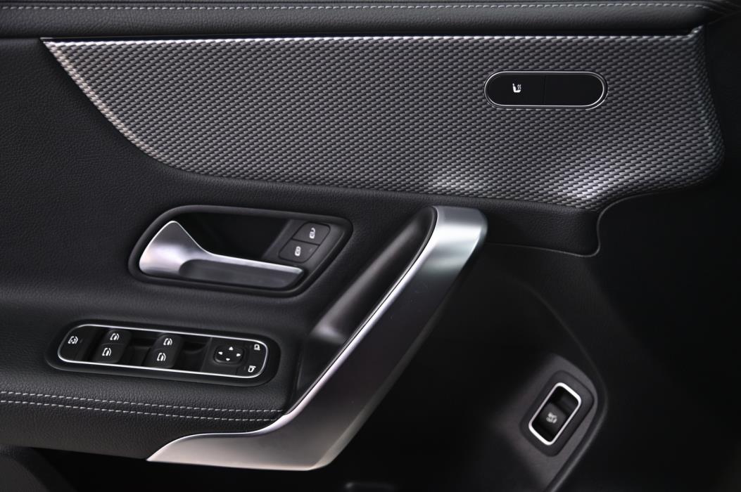MERCEDES-BENZ CLA 2021