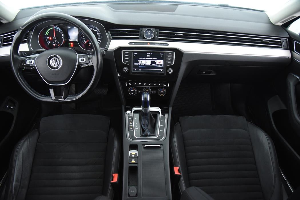 VOLKSWAGEN Passat 2017