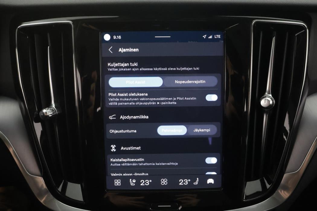 VOLVO V60 2023