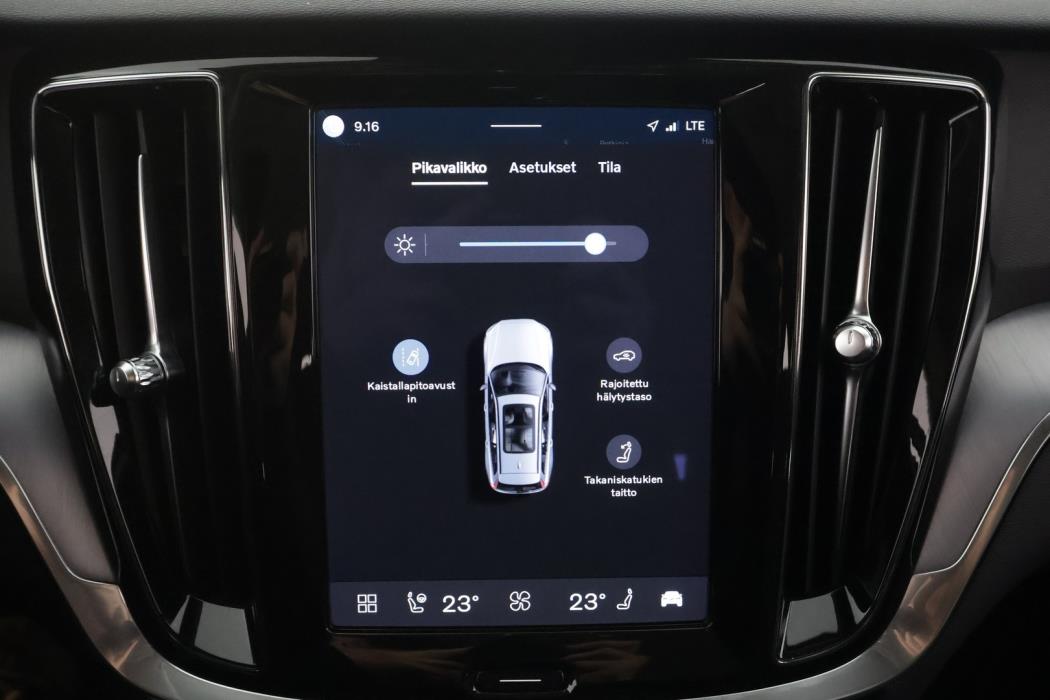 VOLVO V60 2023