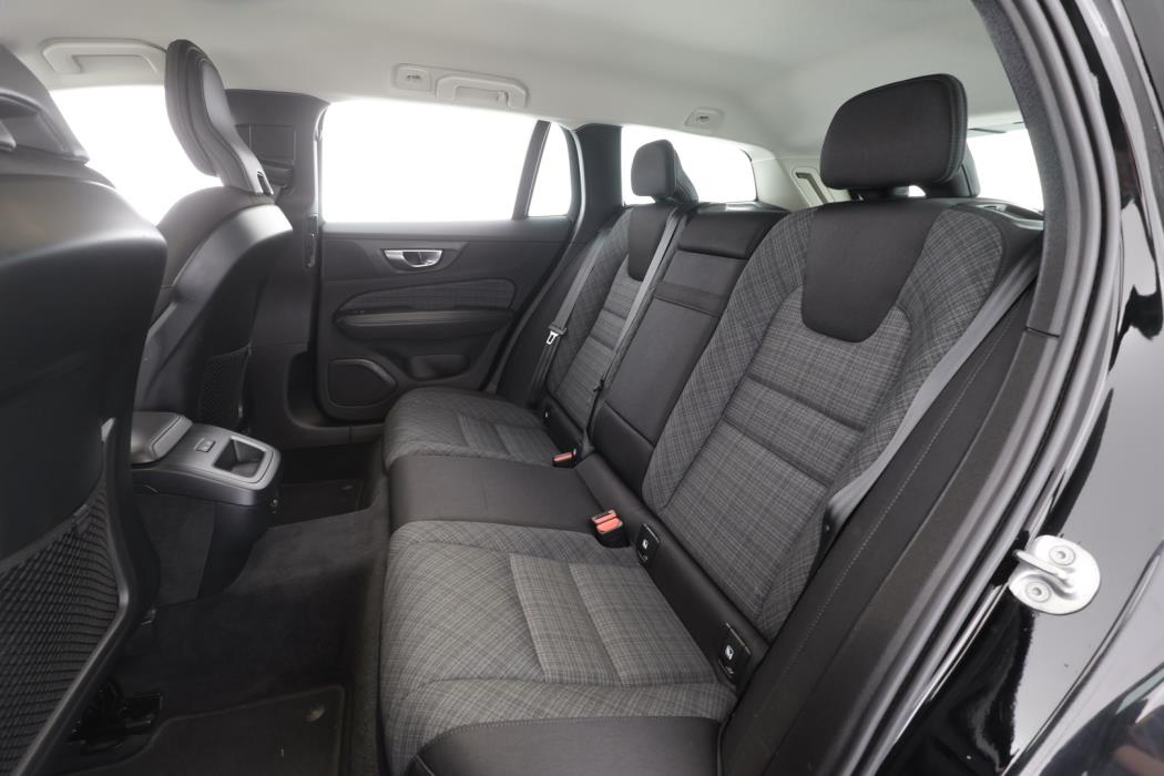 VOLVO V60 2023