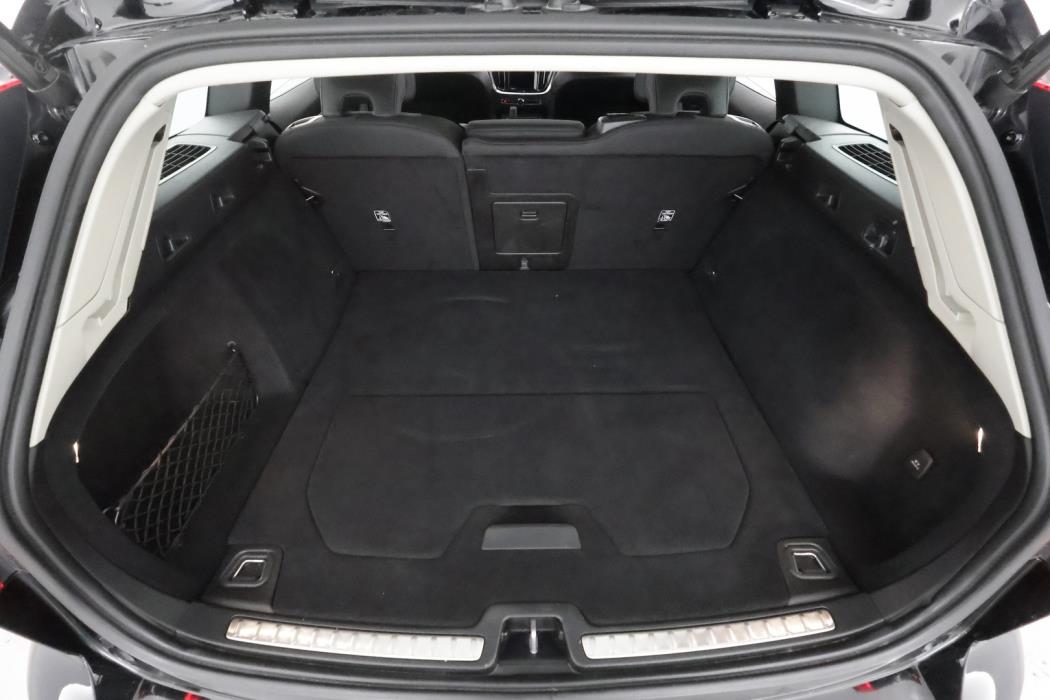 VOLVO V60 2023