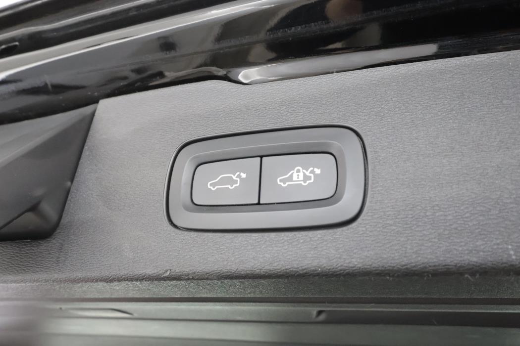 VOLVO V60 2023
