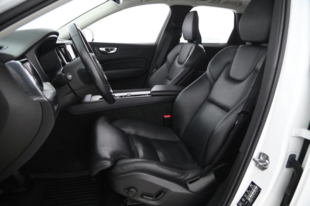 VOLVO XC60 2018