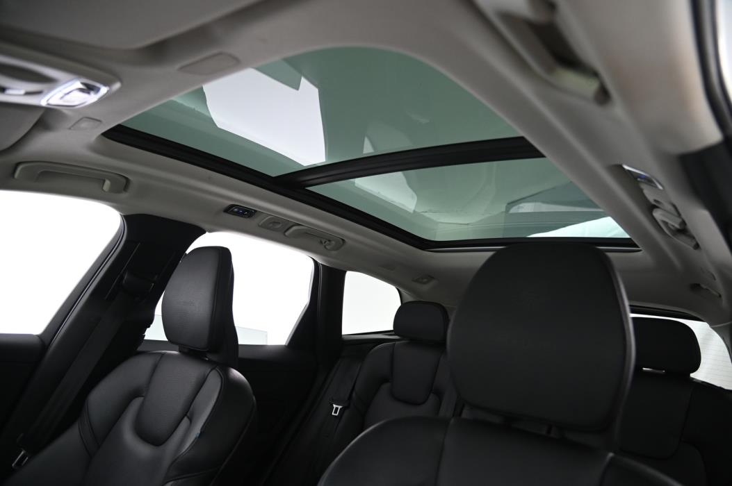 VOLVO XC60 2018