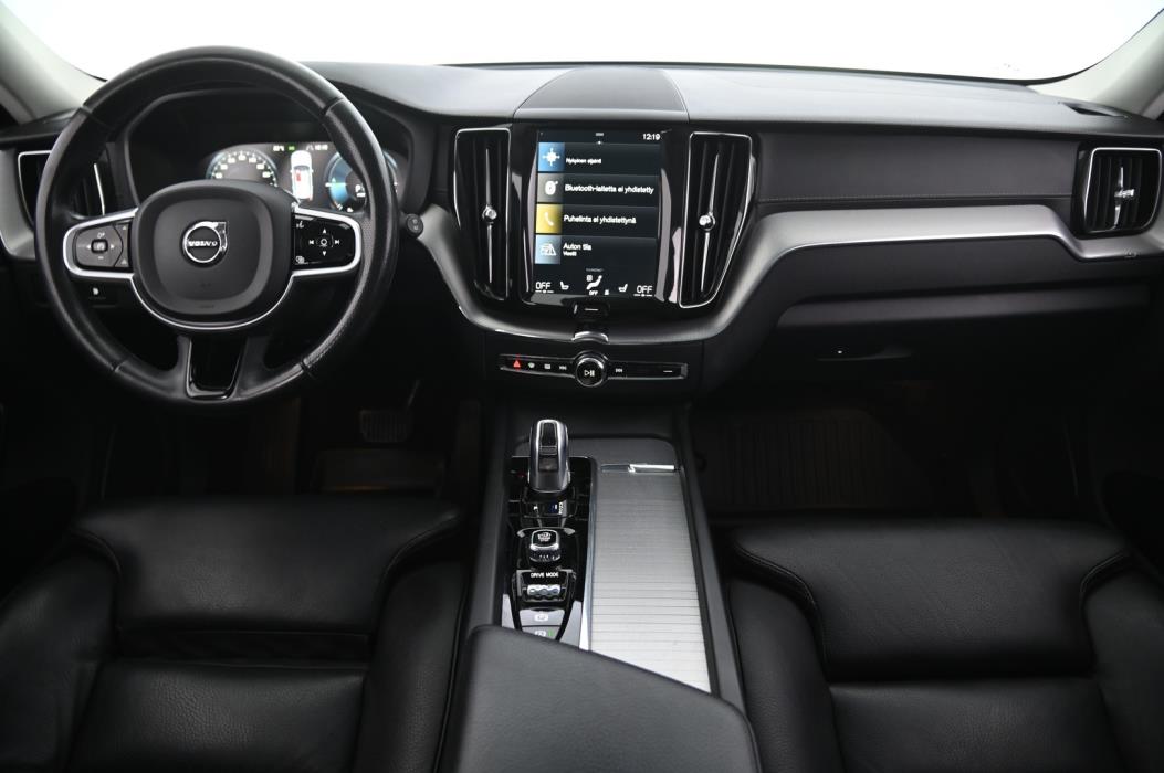VOLVO XC60 2018