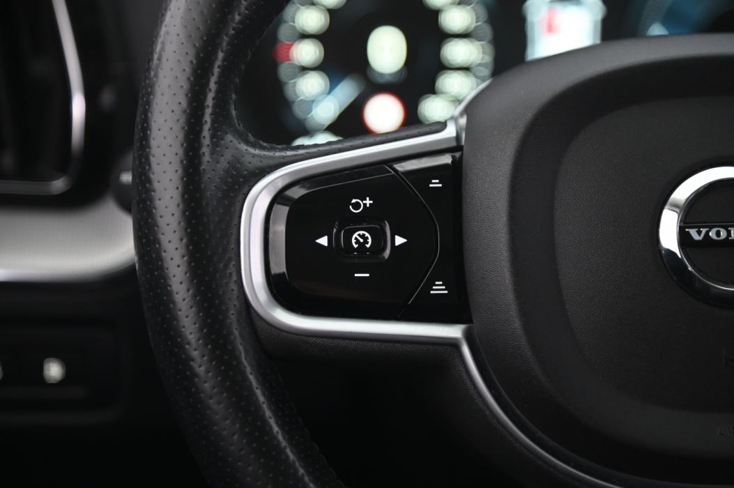 VOLVO XC60 2018