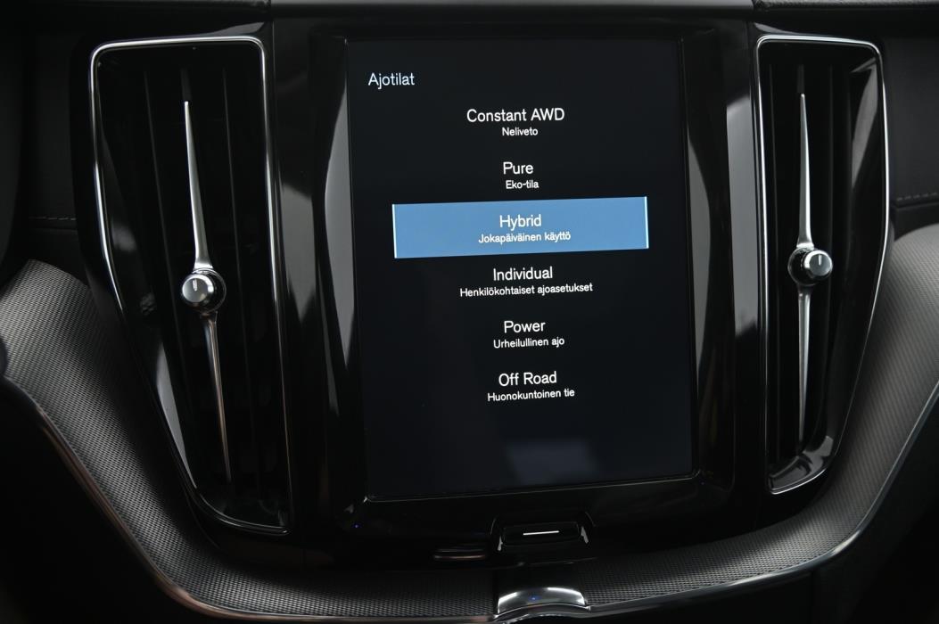 VOLVO XC60 2018