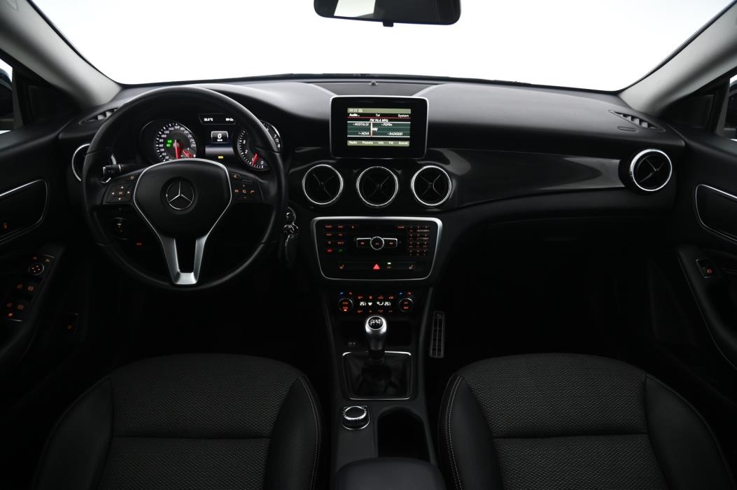 MERCEDES-BENZ CLA 2015
